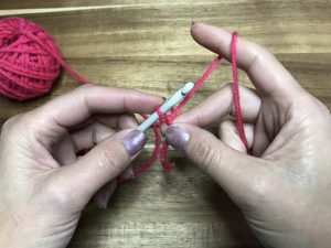Crochet-Translator-Left-Handed-Chain-Stitch-Step-1