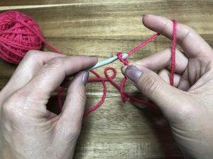 Crochet-Translator-Left-Handed-Chain-Stitch-Step-3