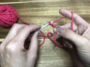 Crochet-Translator-Left-Handed-Chain-Stitch-Step-6