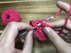 Crochet-Translator-Left-Handed-US-Double-Crochet-Step-4