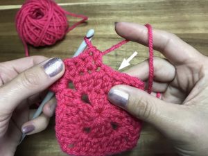 Crochet-Translator-Left-Handed-US-Half-Double-Crochet-Step-1