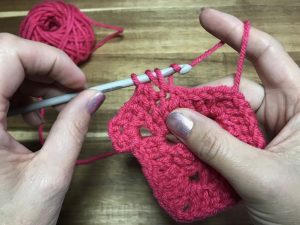 Crochet-Translator-Left-Handed-US-Half-Double-Crochet-Step-7
