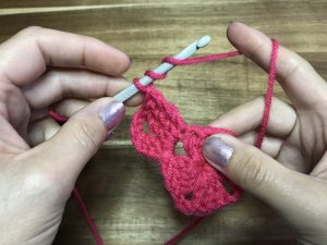 Crochet-Translator-Left-Handed-US-Treble-Crochet-Step-2