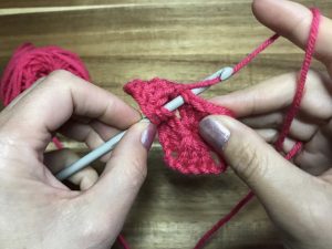 Crochet-Translator-Left-Handed-US-Treble-Crochet-Step-4